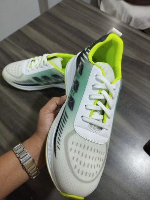 LeeRooy Mens Sports Shoes    Lightweight   Breathable   High Grip Athletic Running Shoes