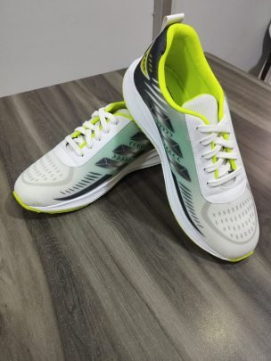 LeeRooy Mens Sports Shoes    Lightweight   Breathable   High Grip Athletic Running Shoes